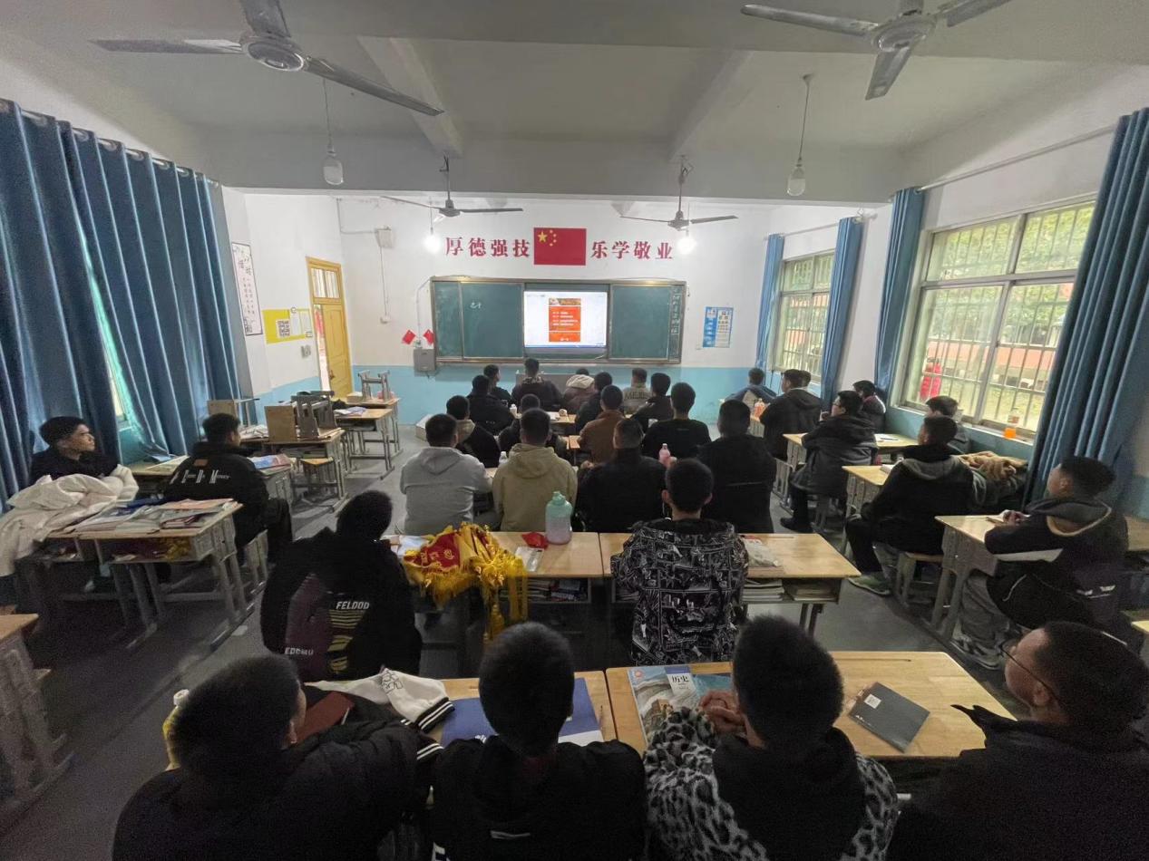 鹰潭九龙职业中等专业学校2023-2024学年 “学宪法讲宪法”主题学习活动