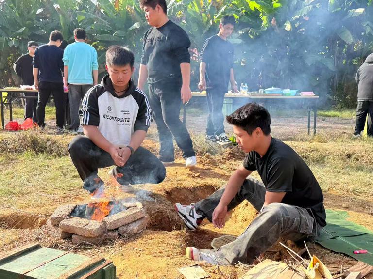 “舌尖上的课桌，校园厨神挑战赛” ———鹰潭东望教育基地厨艺大比拼活动