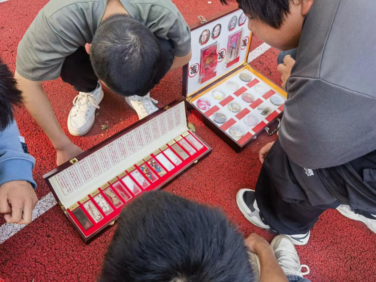 “珍爱生命，远离毒品”——鹰潭九龙职业中等专业学校开展禁毒宣传进校园活动