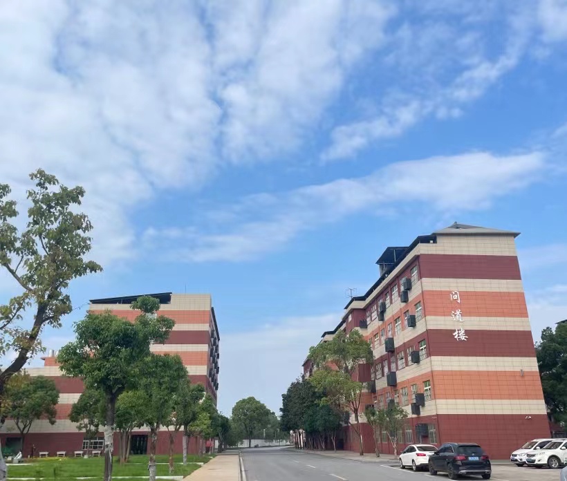 东望教育鹰潭九龙职业中等专业学校优美的校园环境