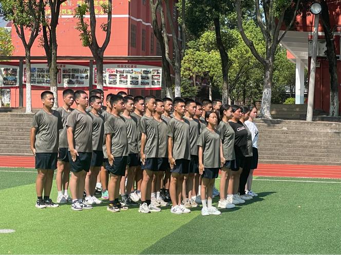 青春在汗水中磨练——鹰潭东望教育实训基地军训时光