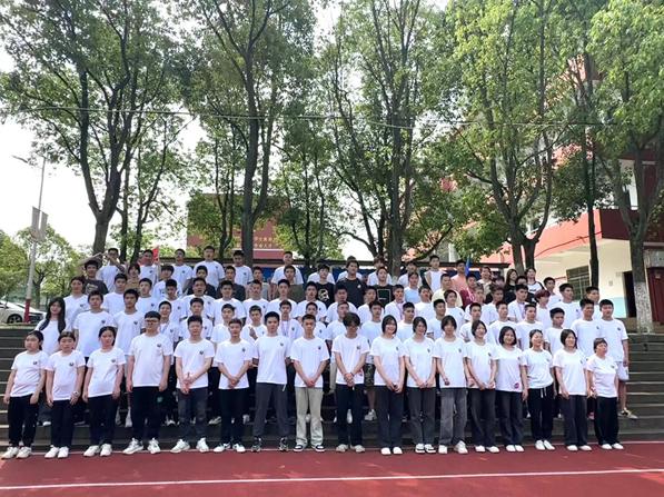 鹰潭九龙职业中等专业学校东望教育基地春季校园运动会