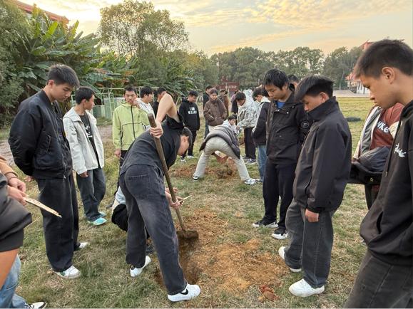 “舌尖上的课桌，校园厨神挑战赛” ———鹰潭东望教育基地厨艺大比拼活动