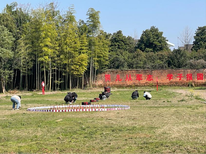  绿动青春，共绘美丽校园——鹰潭东望教育基地植树节校园美化活动