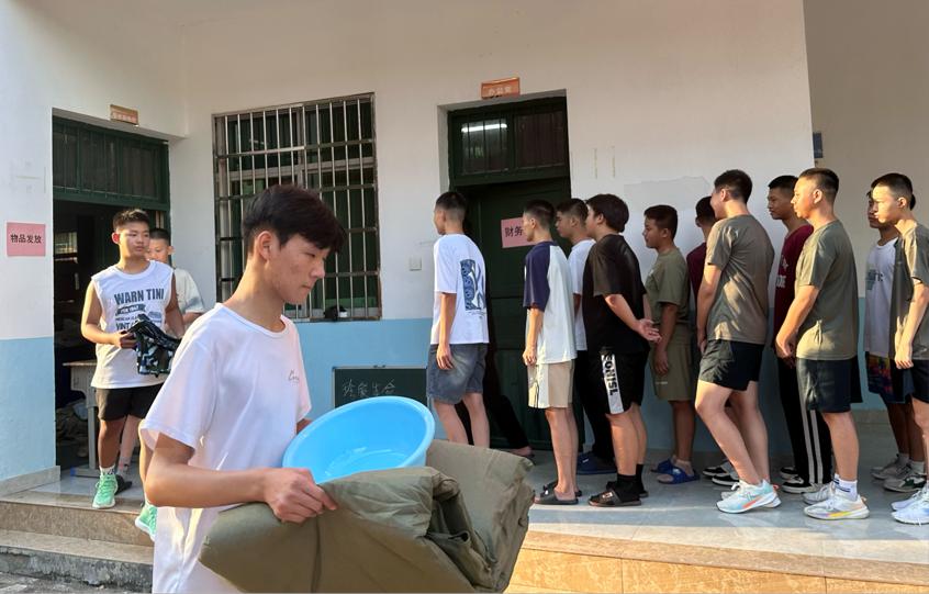 携手并肩  勇敢追梦——江西鹰潭九龙东望职教实训基地新生迎新日